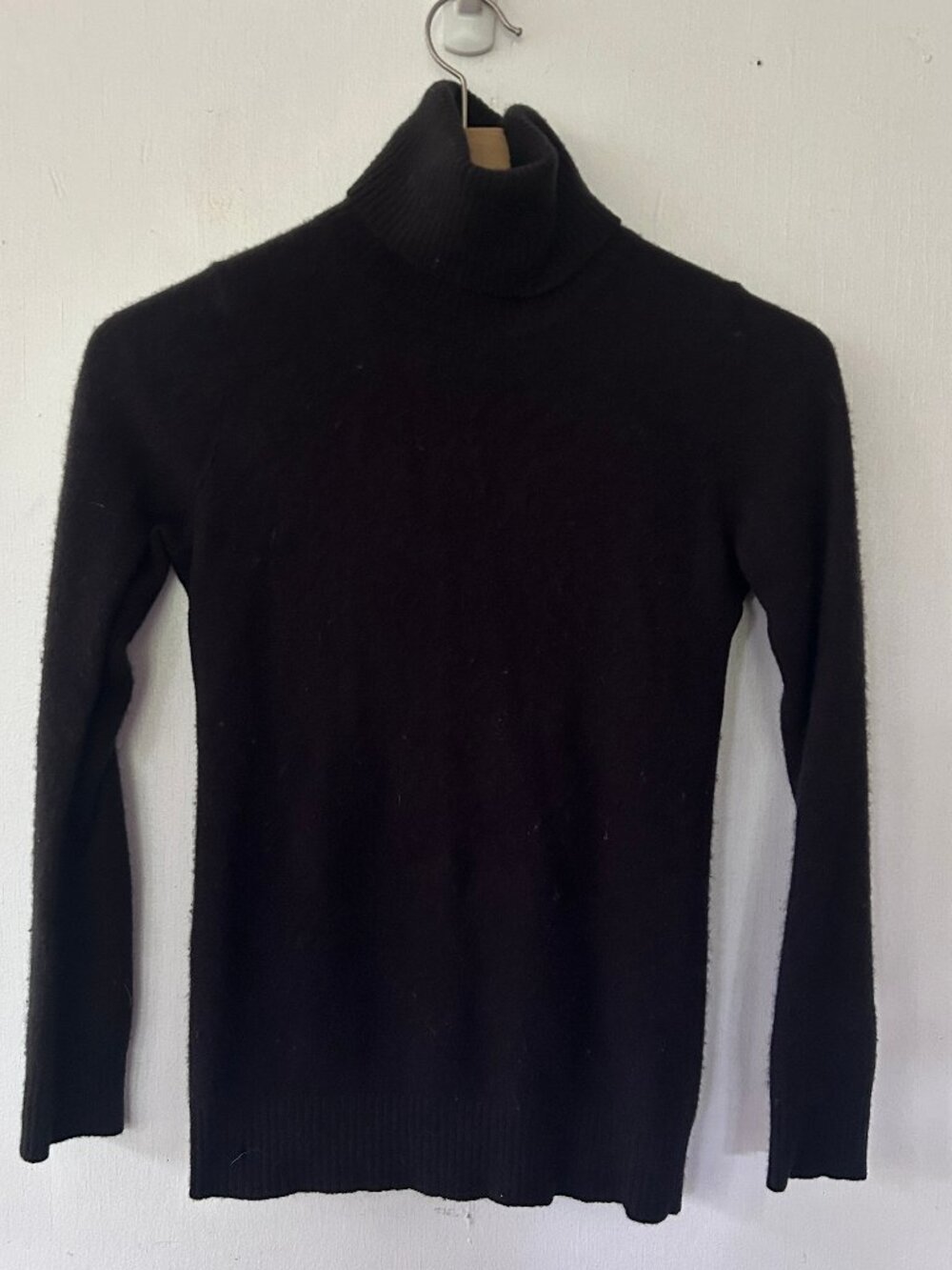 Malika Black Cashmere Turtleneck Sweater Womens XS VTG Minimalist Luxury FLAW